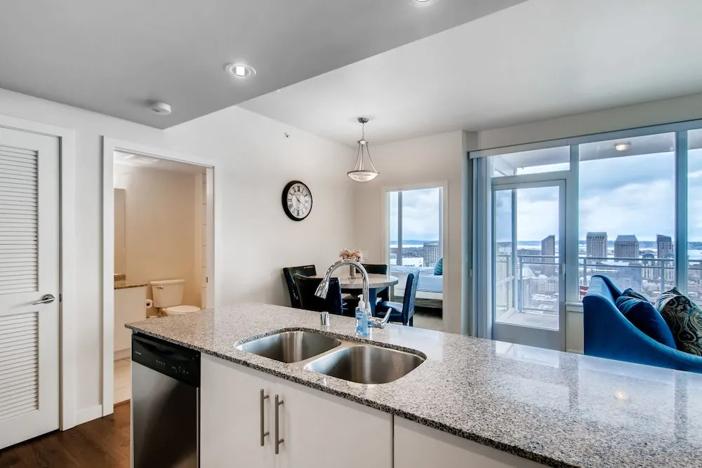 Amazing 3 Bedroom with Spectacular Views