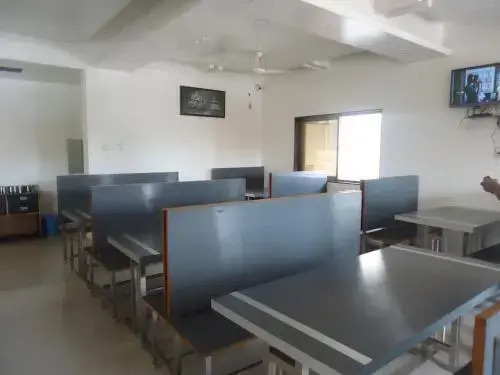 Hotel Rau Family Restaurant And Lodging
