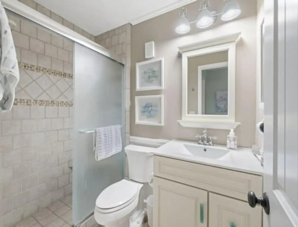 Conched Out - Feel The Ocean Breezes As You Relax On The Deck Overlooking The Lovely Carolina Beach Coastline 2 Bedroom Condo by RedAwning