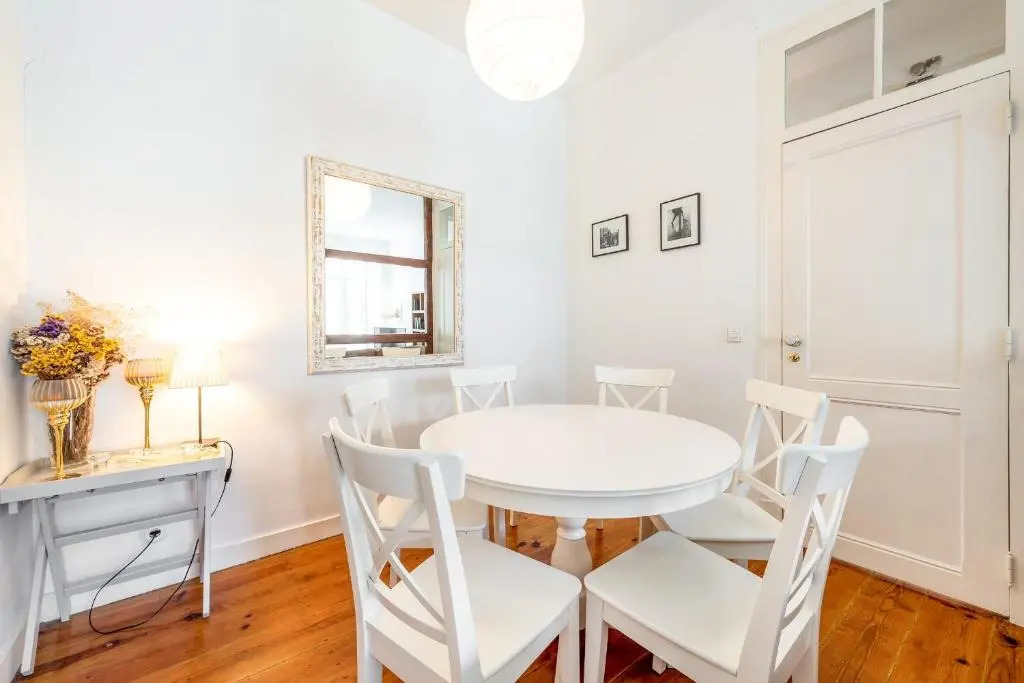 Guestready - Bright Family Home with Private Rooftop Terrace in Alcântara