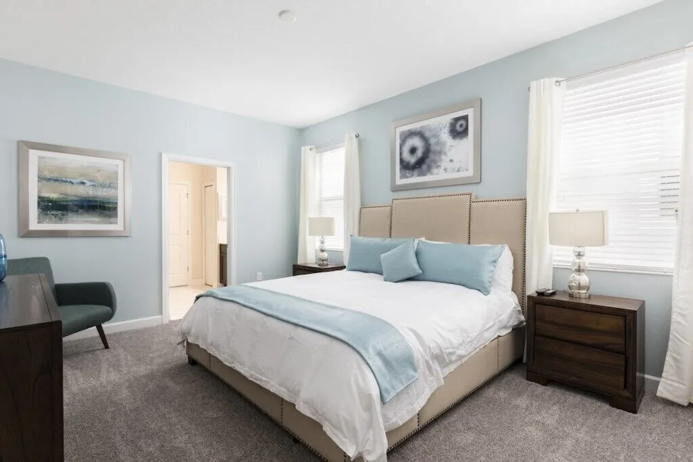 Champions Gate 1654 - Eight Bedroom Pool Home