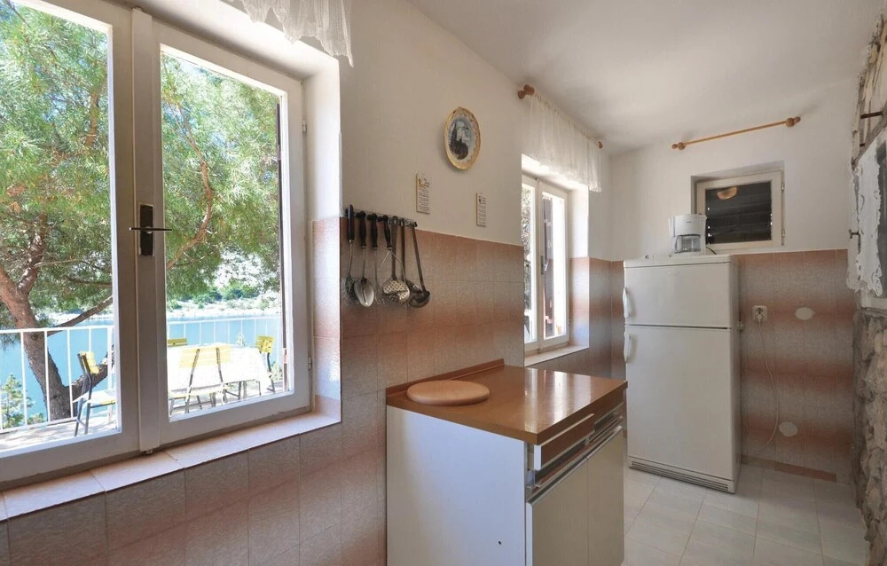 Nice Home in Vinisce With Wifi and 2 Bedrooms
