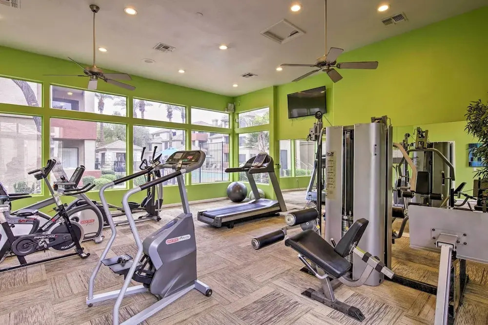 Modern Condo w/ Pool Access ~ 3 Mi to Dtwn Phoenix