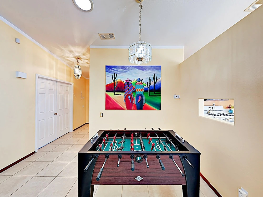 Desert Oasis W/ Private Pool & Spa 4 Bedroom Home