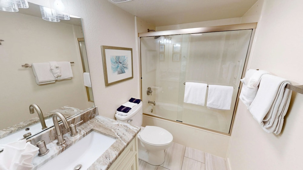 Shoreline Towers 2033 2 Bedroom Condo