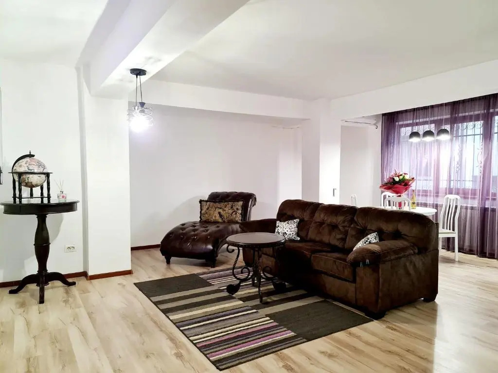 R.O.S.E. Apartment