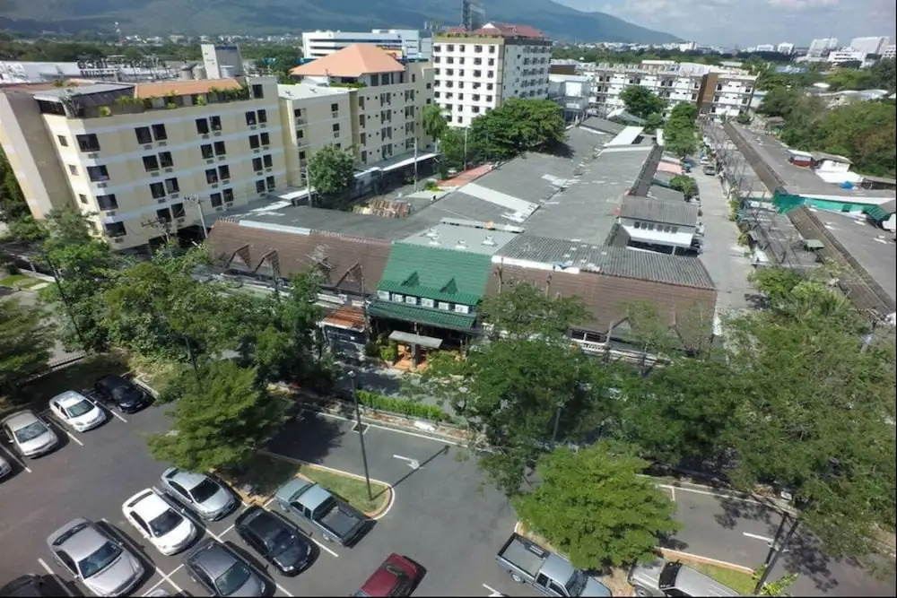 Near Shopping Mall/Old Town R.