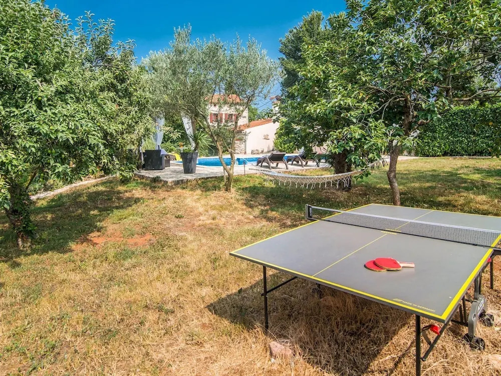 Beautiful villa for 10 persons in a quiet area with private pool, beach at 10 km