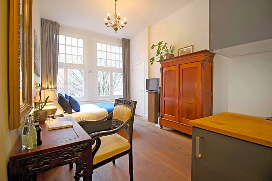 New monumental garden view Studio