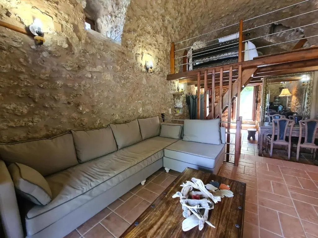 Pyrgos 1869 with Private Pool