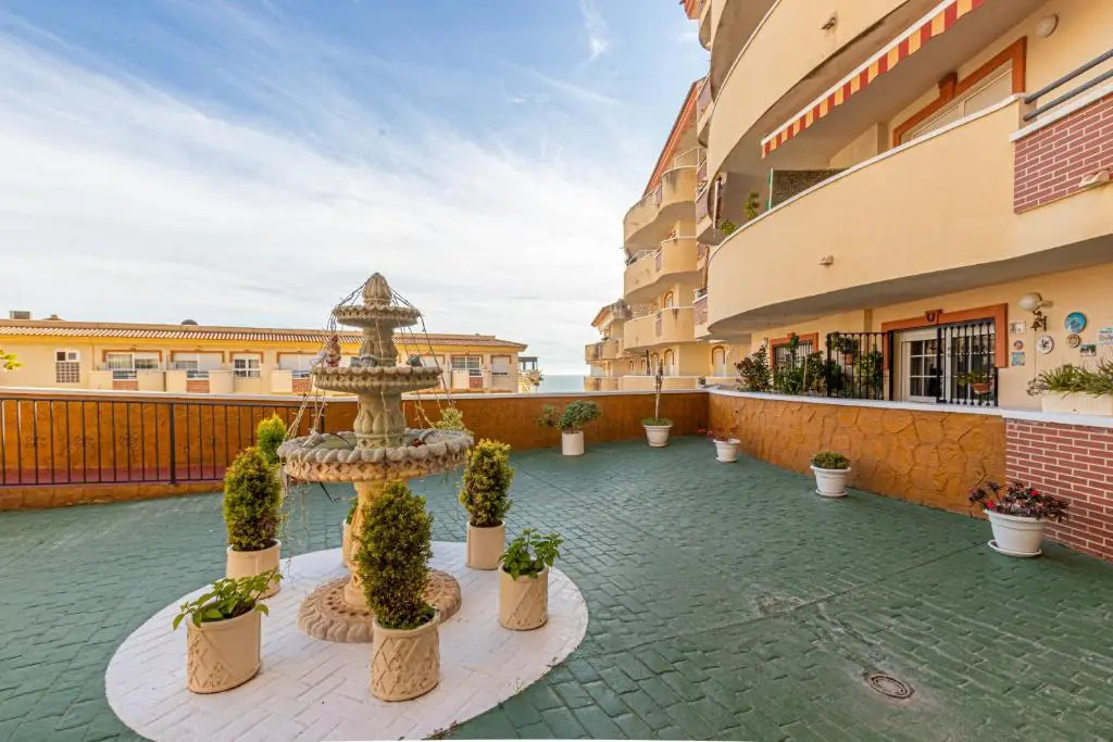 797 Holiday Rentals- Piso con amplia terraza a solo 1 min de la playa