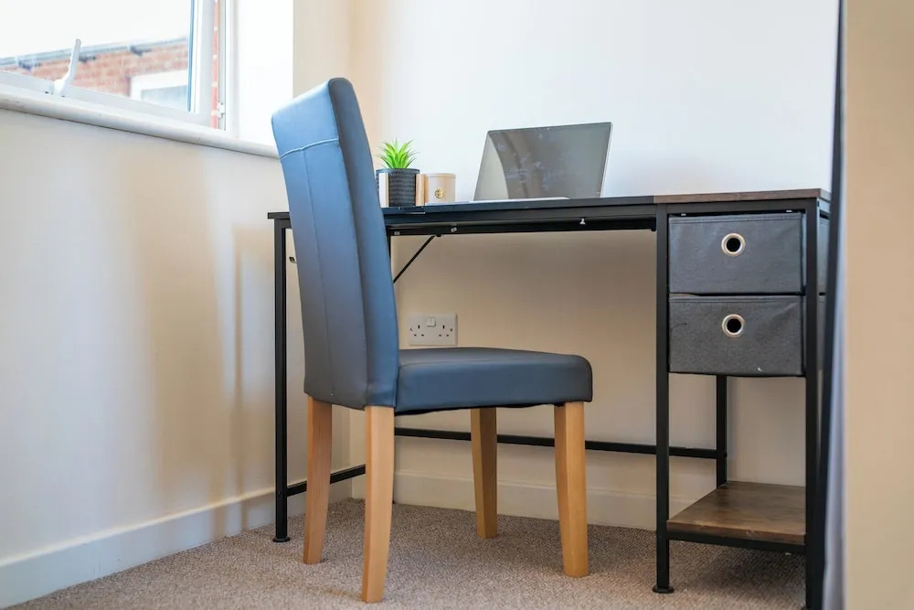 Premium Central House- Sleeps 9 - Garden - Parking