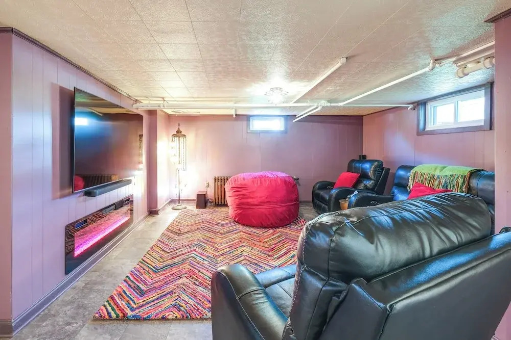 Movie Theater! Family Home, 5 Mi to Dtwn Roanoke
