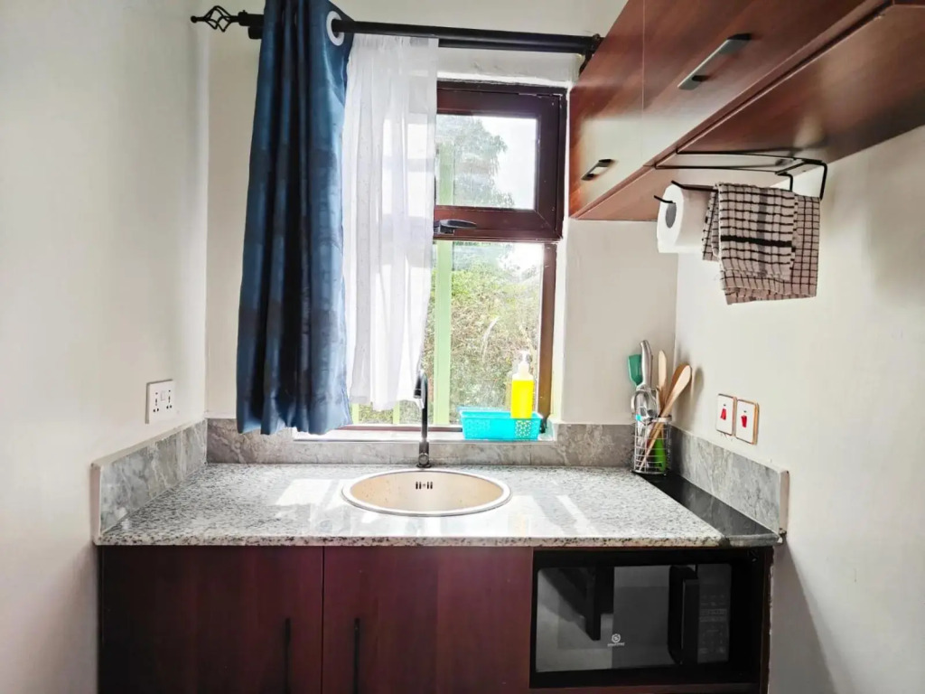 MILIMANI DRIVE LIVING I LUXE FLAWLESSLY FURNISHED UNITs