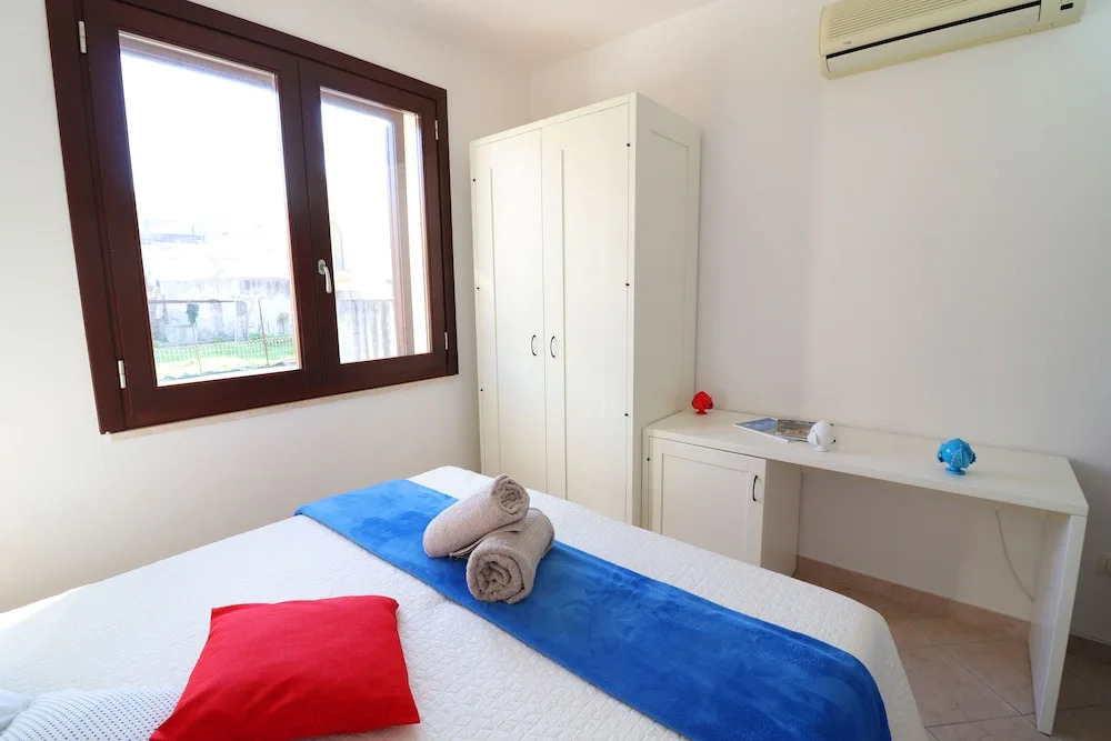 House Holidays Yasmine To Otranto 6 Places