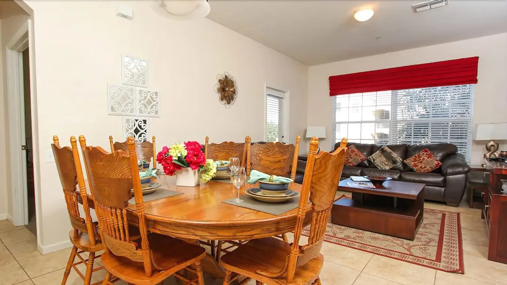 2300 Butterfly Palm Way 204