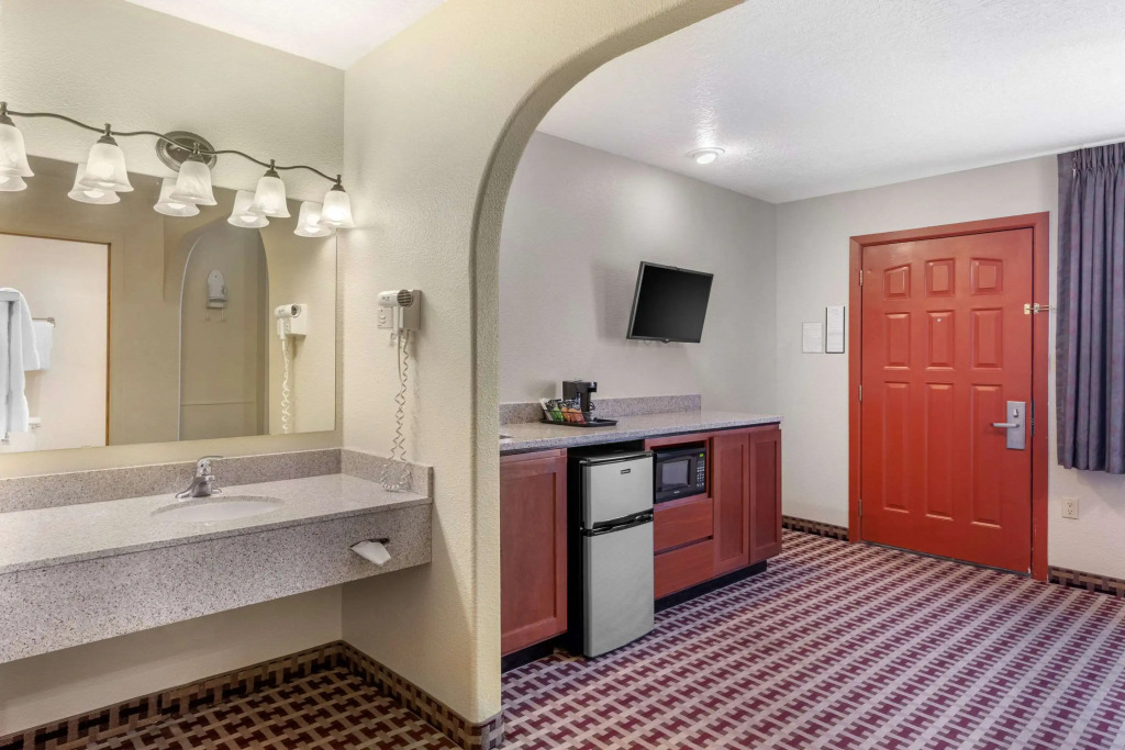 Econo Lodge Inn & Suites Socorro