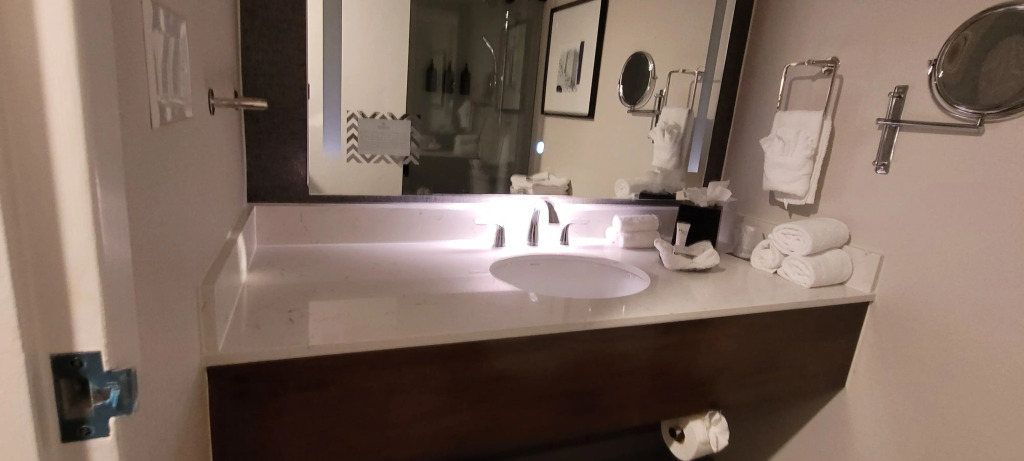 Sheraton Milwaukee Brookfield