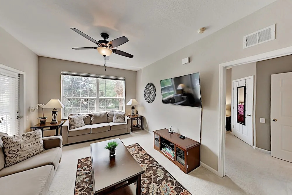 Neils Windsor Hills Townhouse 3 Bedroom Townhouse by Redawning