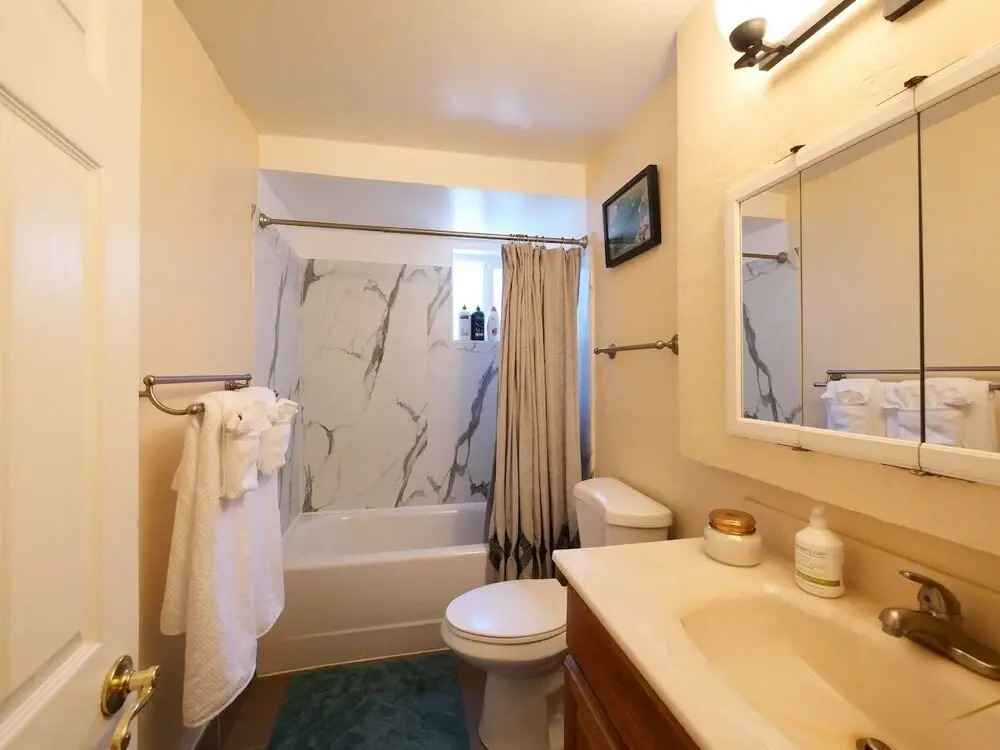Modern, Exquisite 2-bedroom Home in Lafayette