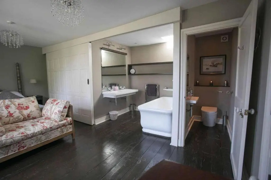 Medieval Town House - Walled Garden Sleeps 8