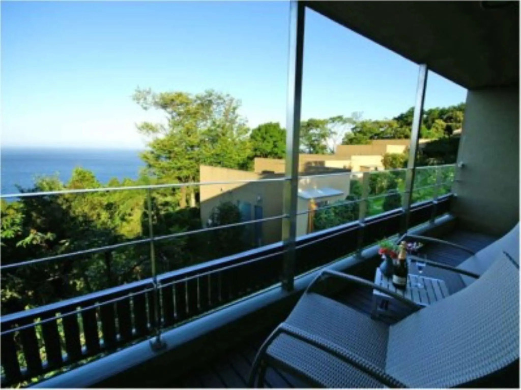 Gensen to Hanare no Oyado Tsuki