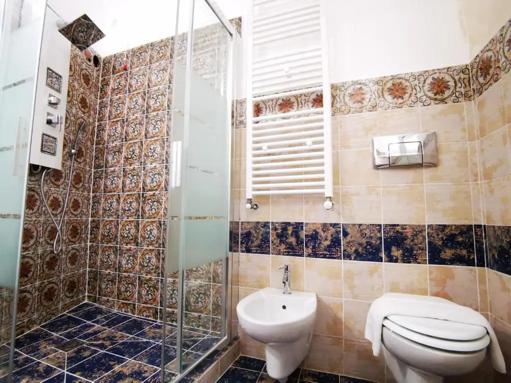 Suite Inn Centro Dimora Storica - Suite con o senza vasca idromassaggio