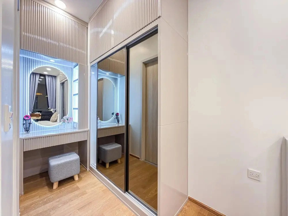 New Residence in Central Bangkok Siam Paragon · Central World