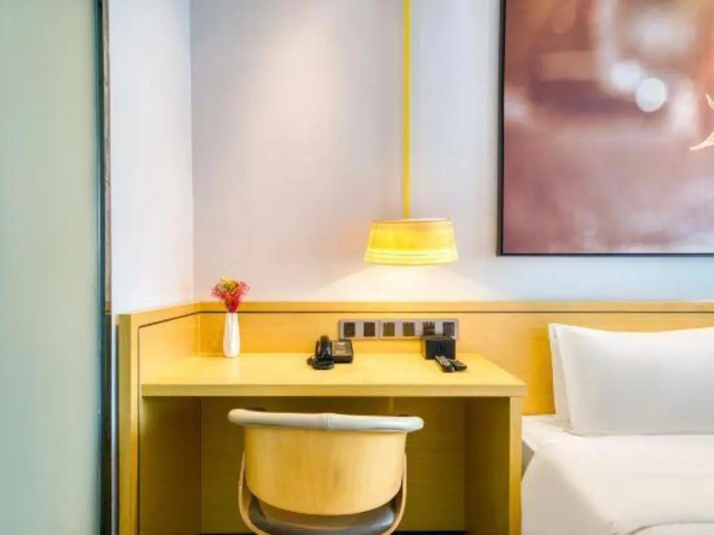 IU Hotel (Suzhou Dushu Lake Higher Education District Moon Bay Metro Station)