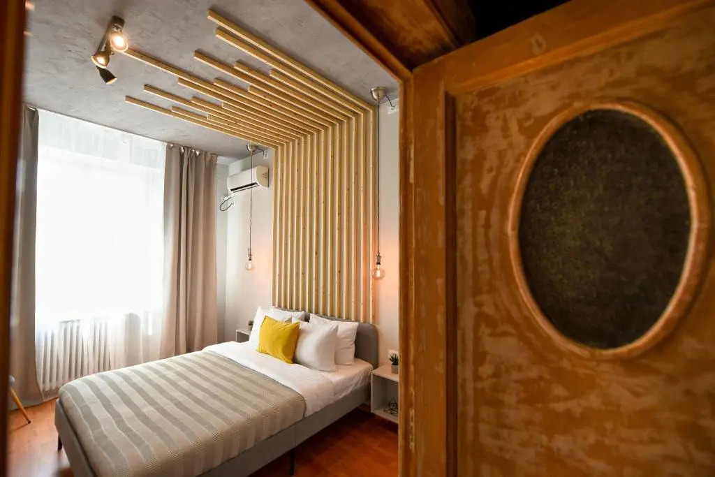 THE INDUSTRIAL. Huge Unirii Square Apartment