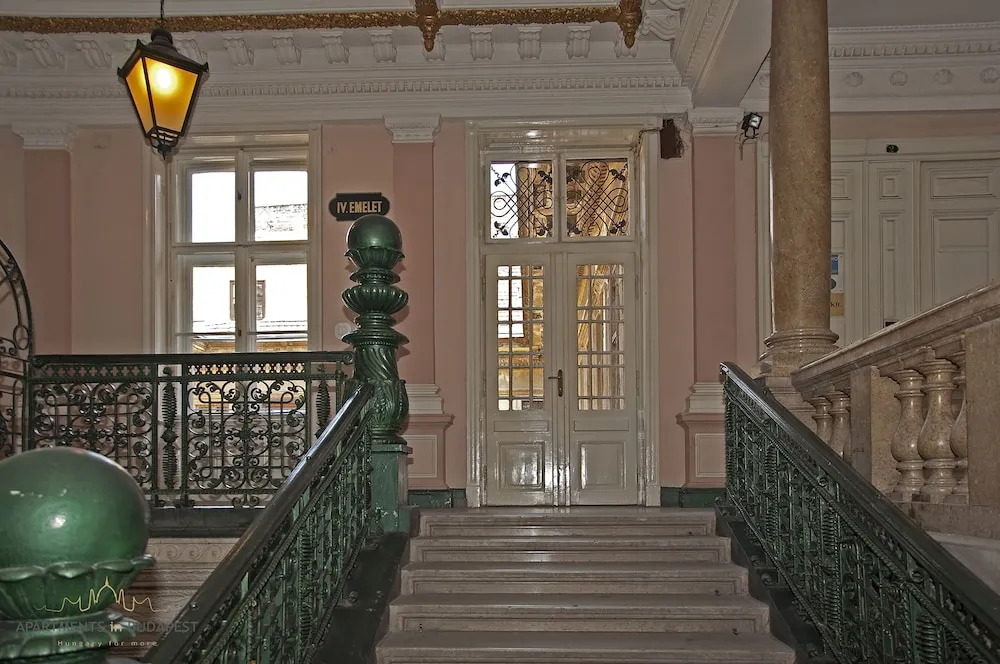 Andrassy2 Apartment - fireplace, A/C, free Wifi, city centre