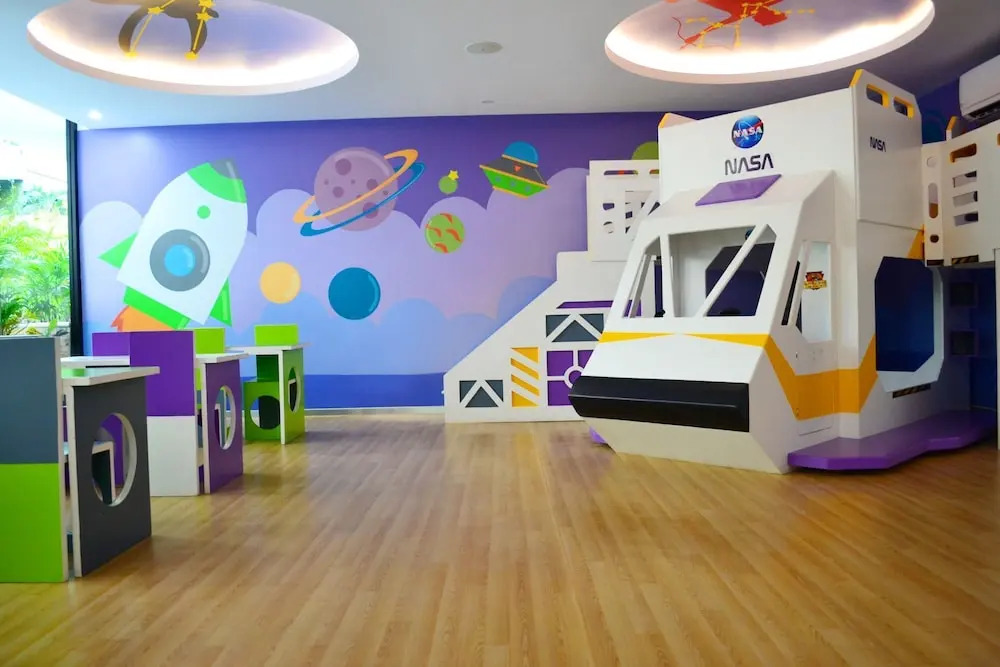 Modern Department With the Best Location, Skybar & Gym