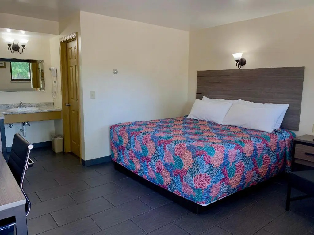 Kingsway Inn