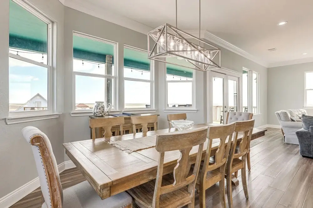 'footprints in the Sand' - Luxe Freeport Home!
