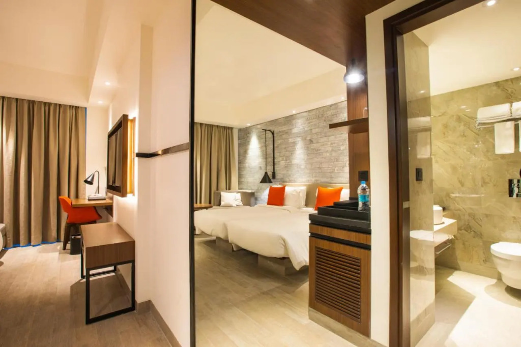 Lemon Tree Premier City Center Pune