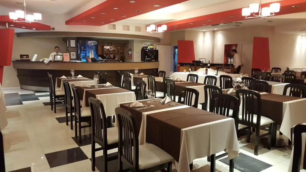 Howard Johnson by Wyndham San Pedro
