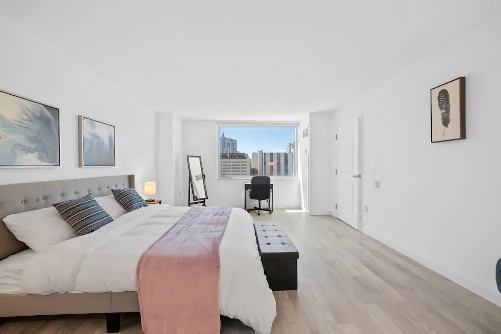 CozySuites at Showboat Bold Beachfront Condo