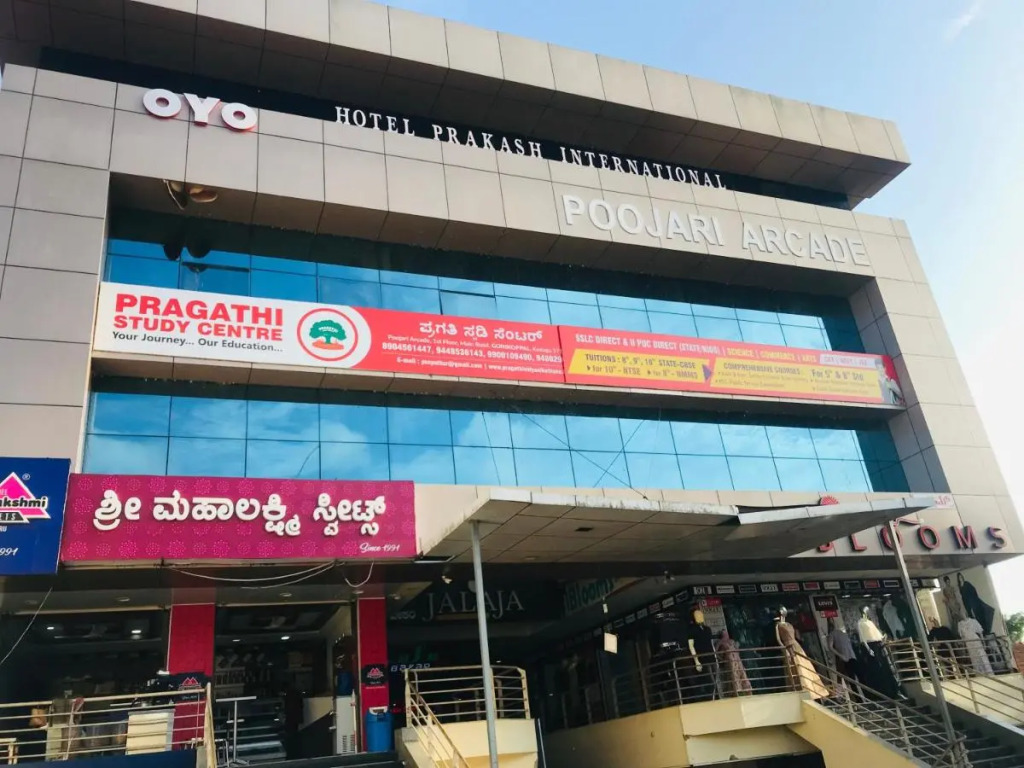 OYO 26603 Hotel Prakash International
