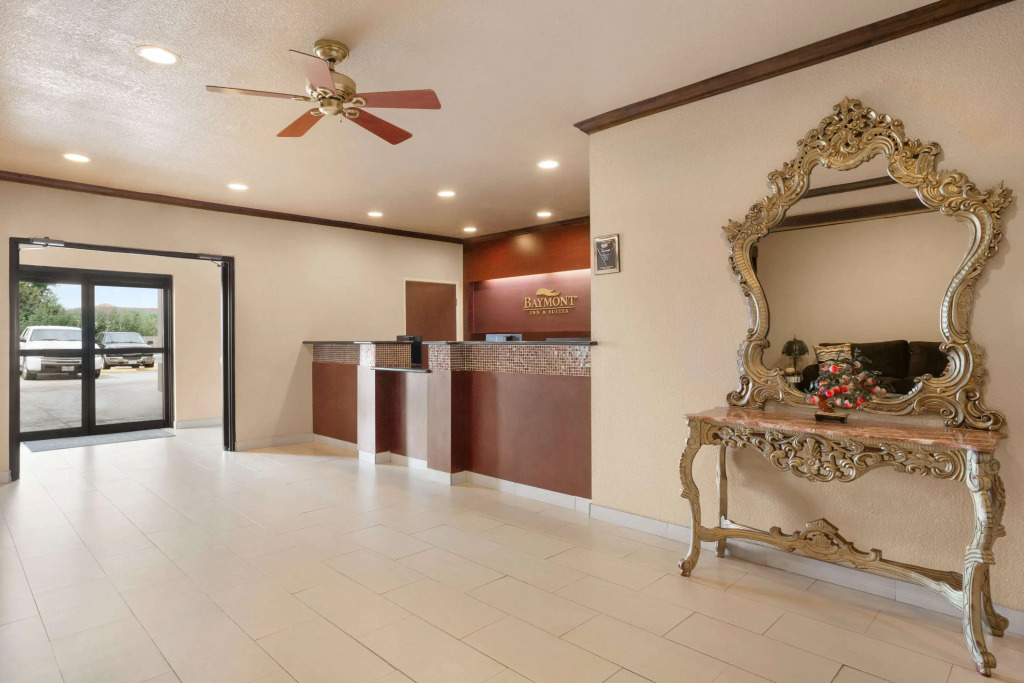 Baymont by Wyndham Clute Lake Jackson