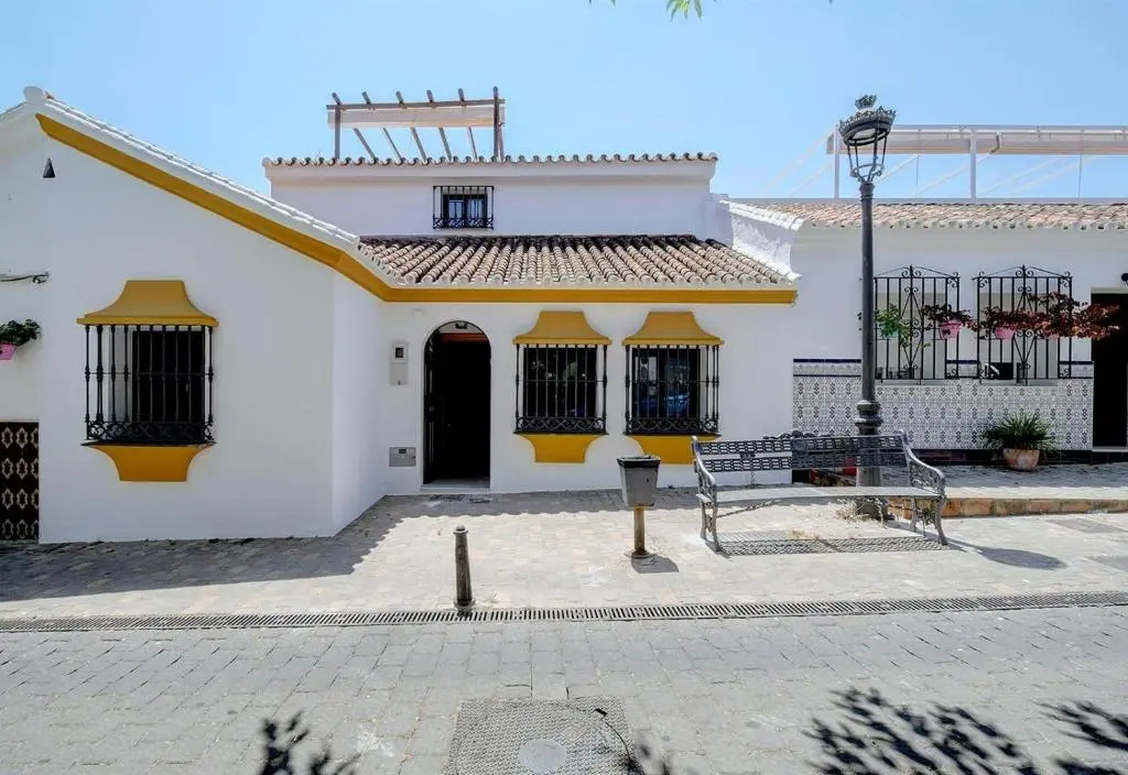 Renovated townhouse San Roque 85