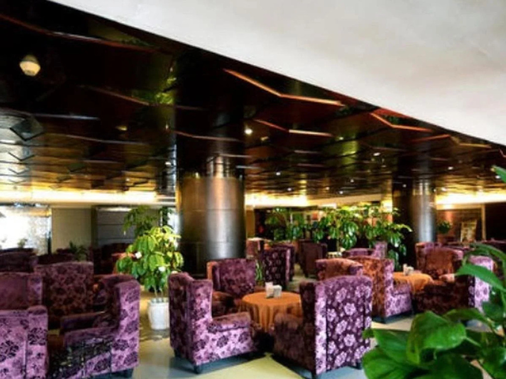 Rayne Holiday Hotel