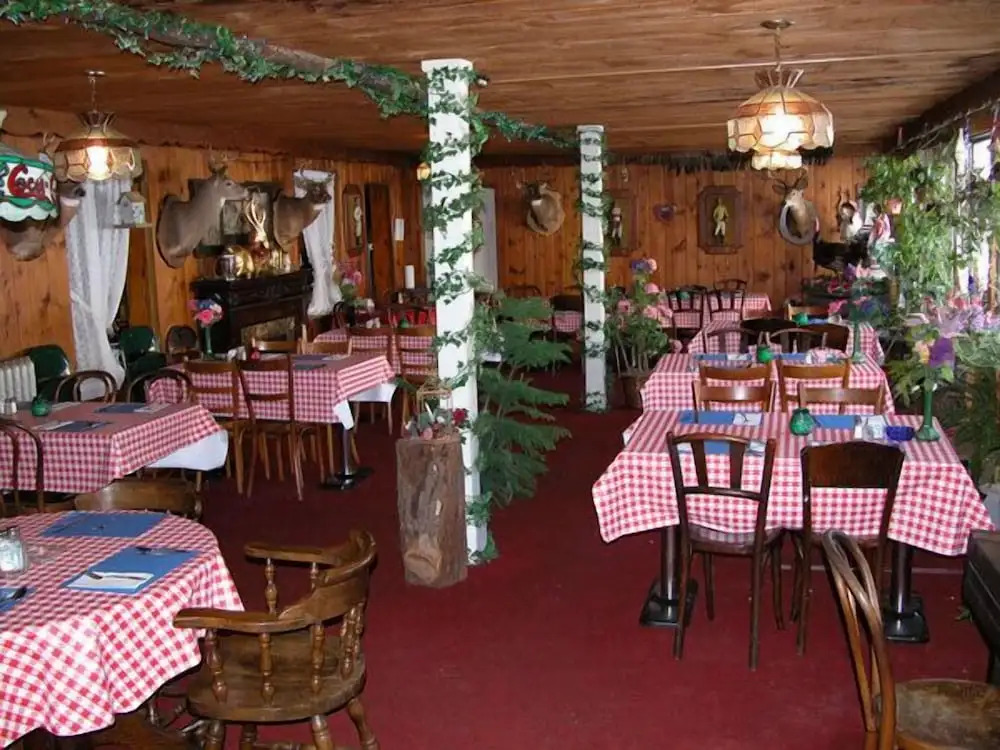 Colonial Inn
