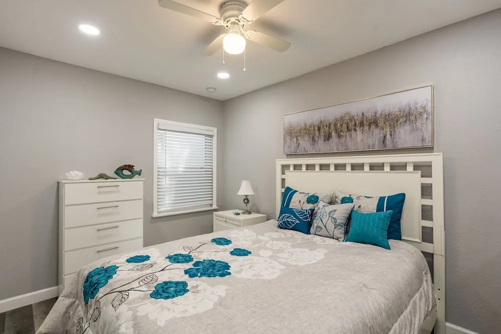 Waters Avenue Unit B