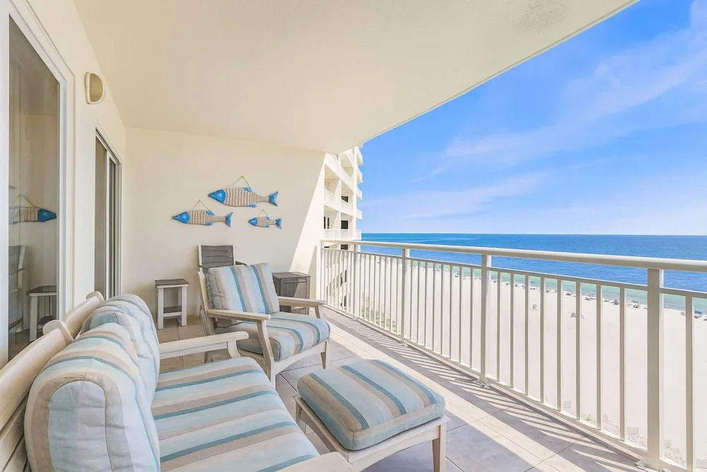 Admirals Quarters 806- Luxury Beachfront 8th fl