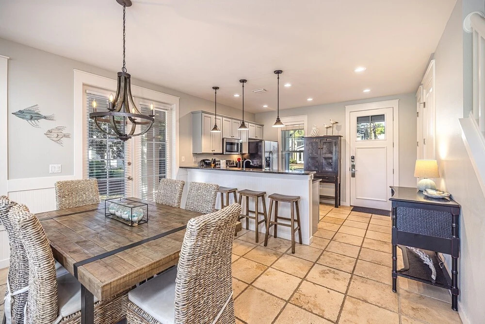 1282 Laurel Grove 3 Bedroom Home by RedAwning