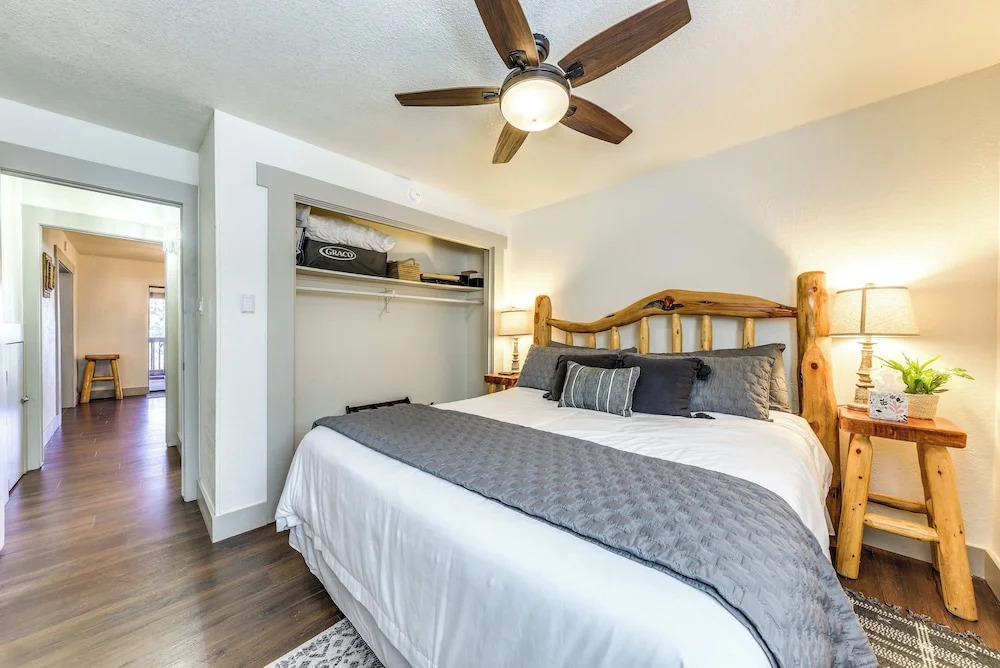 Moondance Ruidoso Retreat w/ Hot Tub & Views