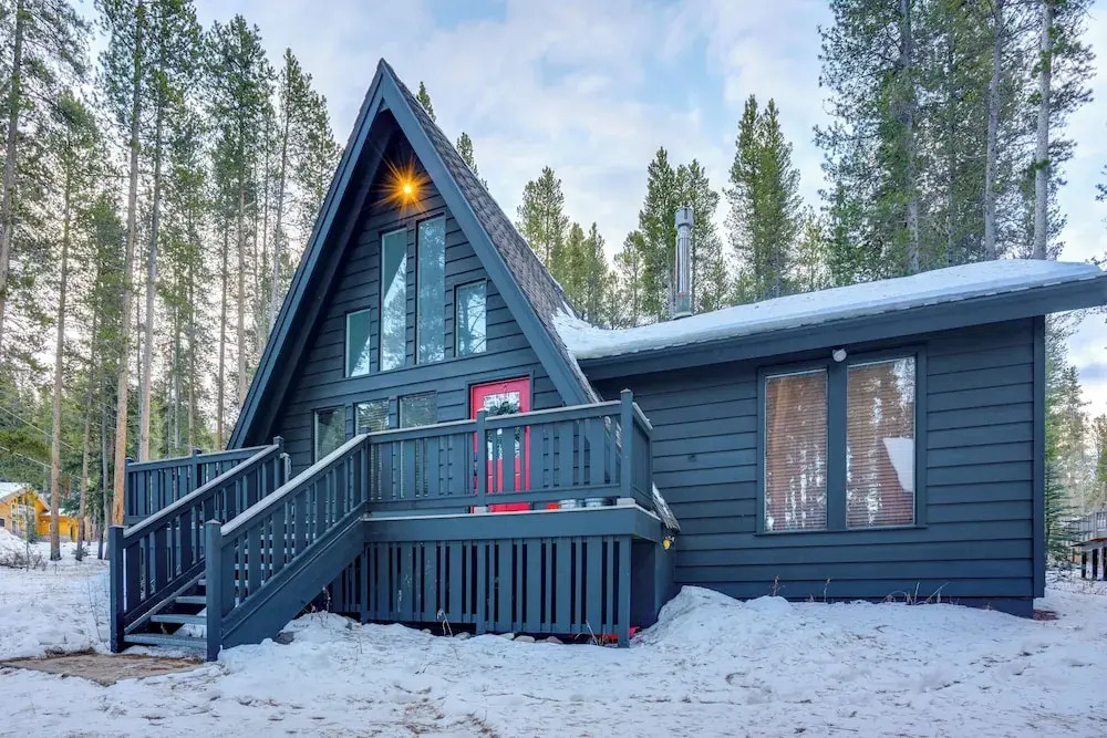 Near Trails & Breweries: Cabin w/ Hot Tub in Breck