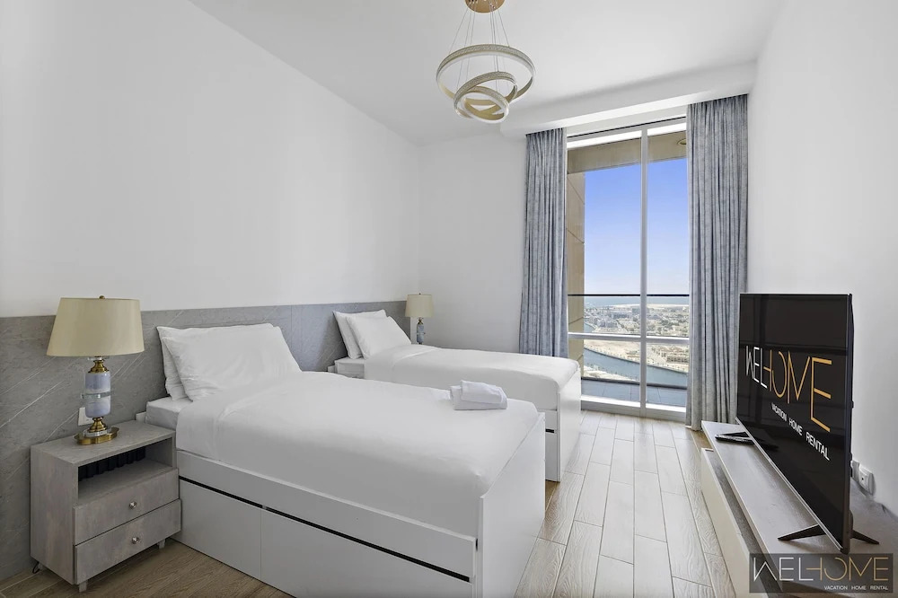 WelHome - Luxury Canal-Side Apartment in Al Habtoor City
