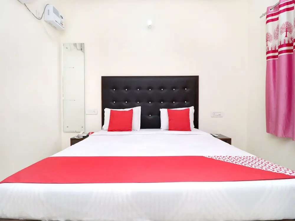 Hotel kb Square Near Chandigarh Railway Station