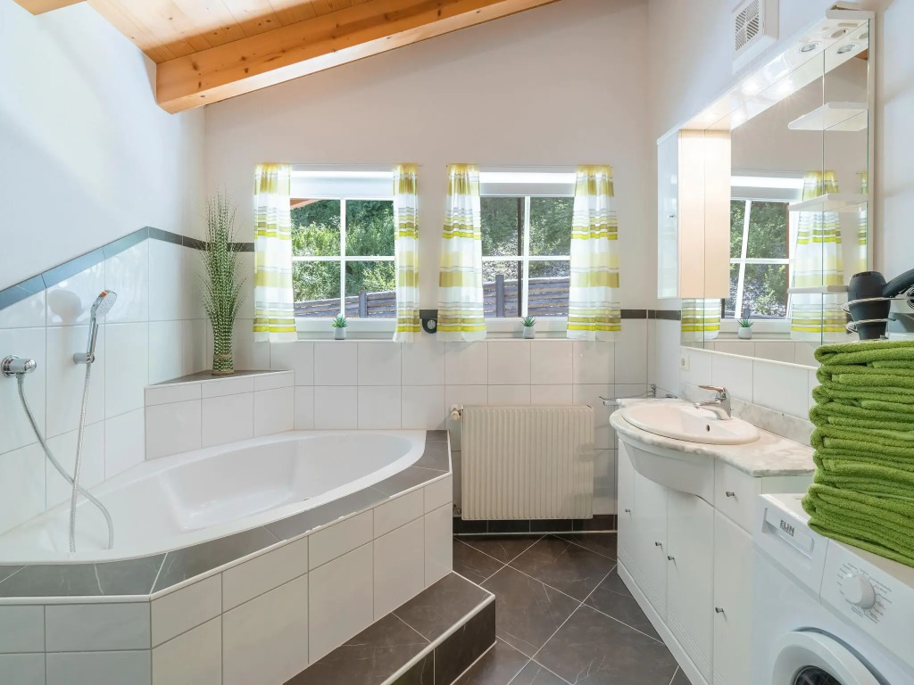 Pretty Holiday Home in Hollersbach im Pinzgau with Garden